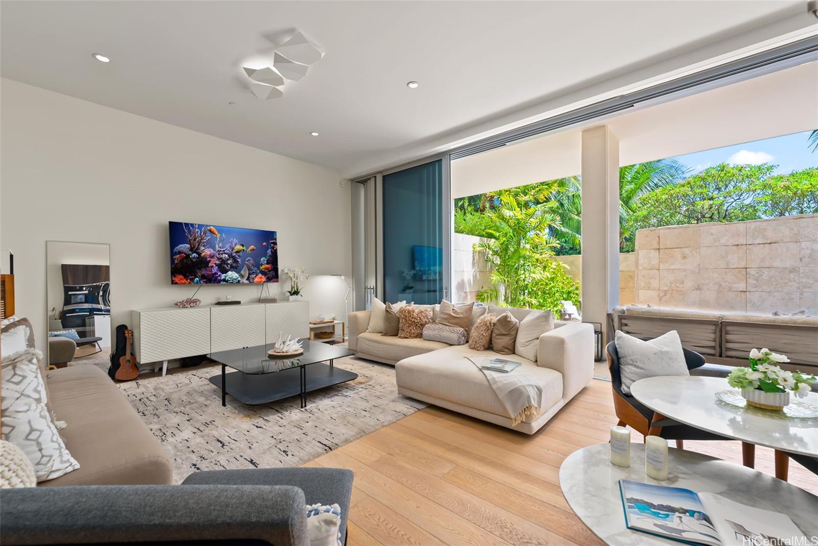1118 Ala Moana Boulevard  Unit 4