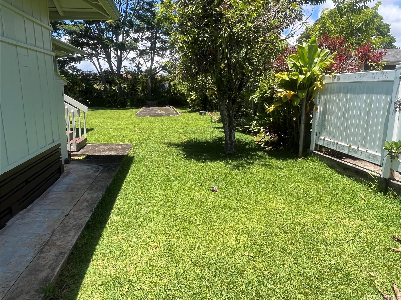 Photo 21 of 25