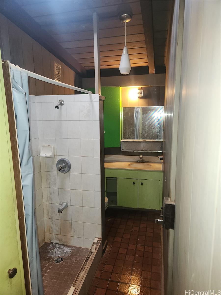 Photo 13 of 25