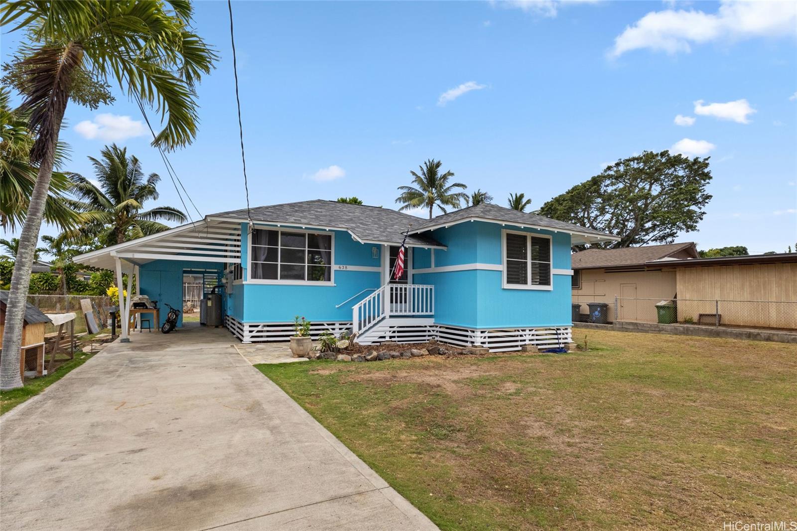 628 Maluniu Avenue