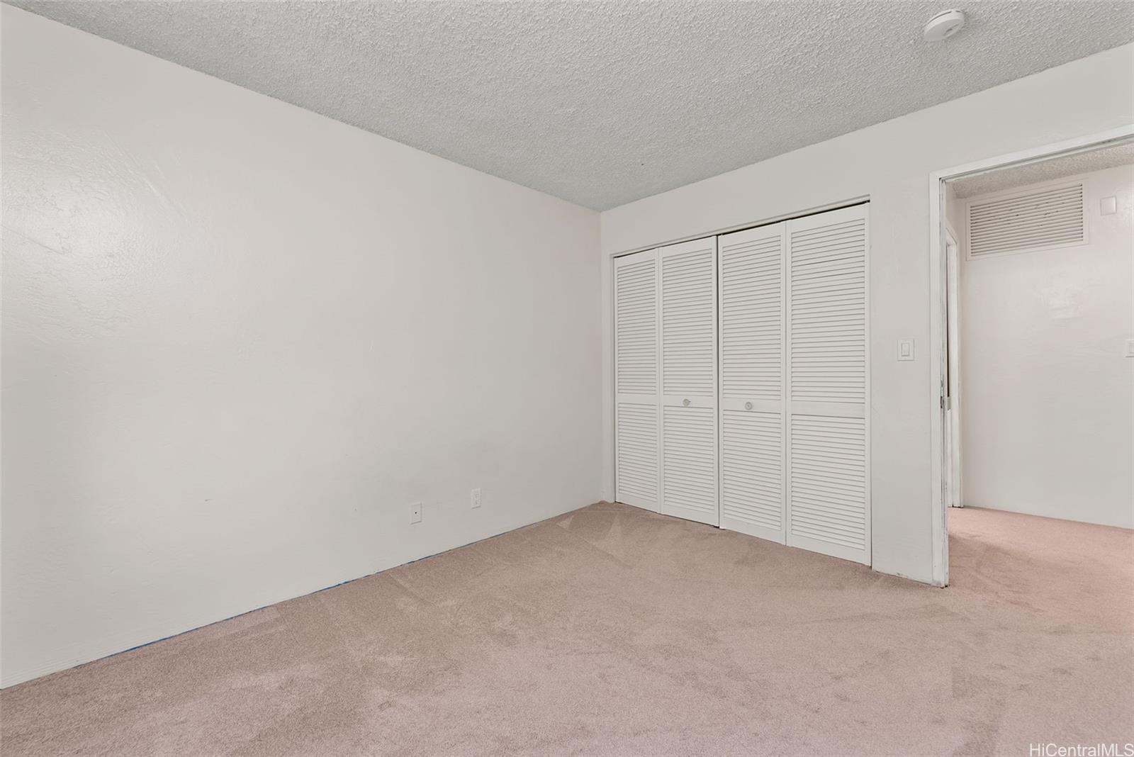 Photo 17 of 25