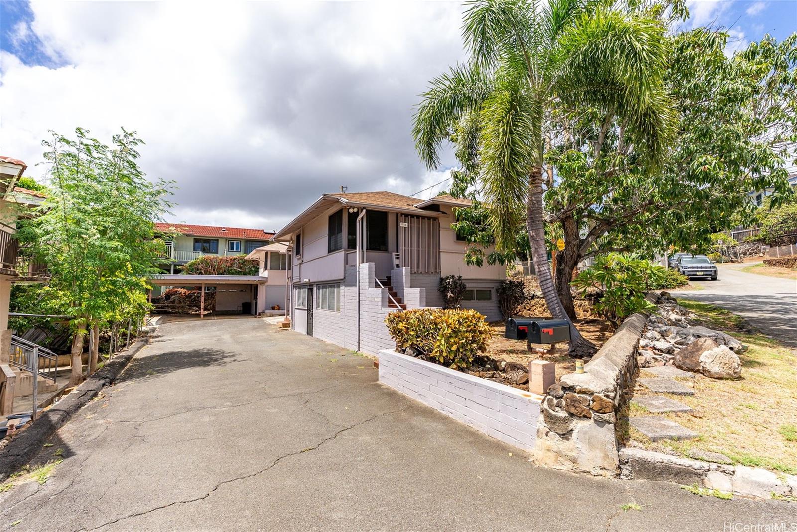 1708 Nakiu Place