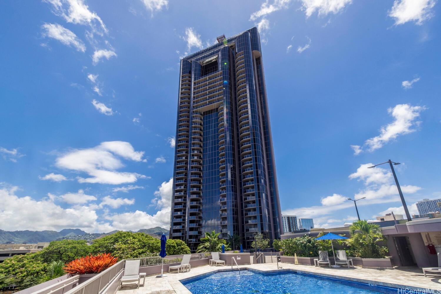 425 South Street 2401