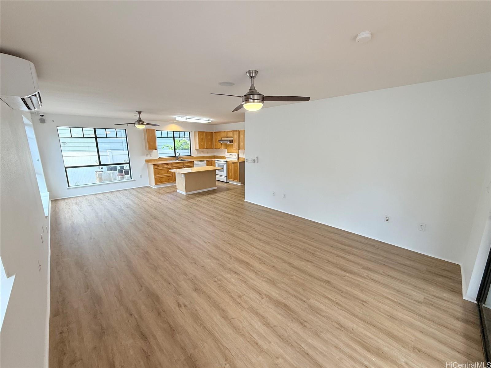 Photo 6 of 25