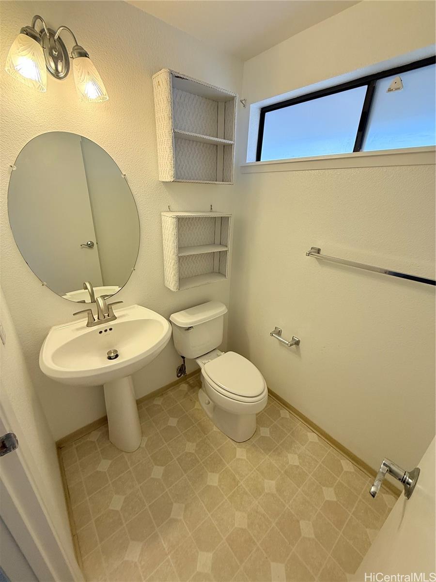 Photo 7 of 25