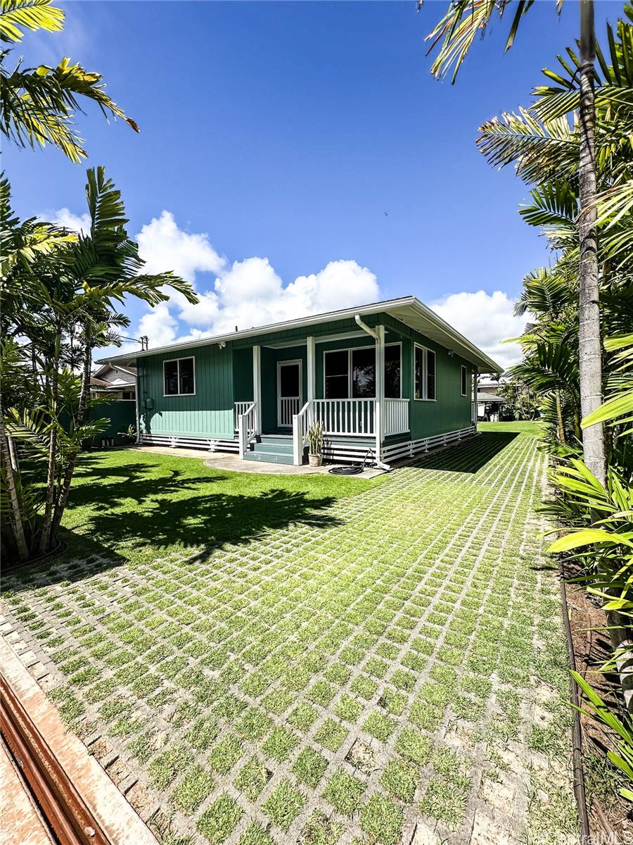 535 Maluniu Avenue