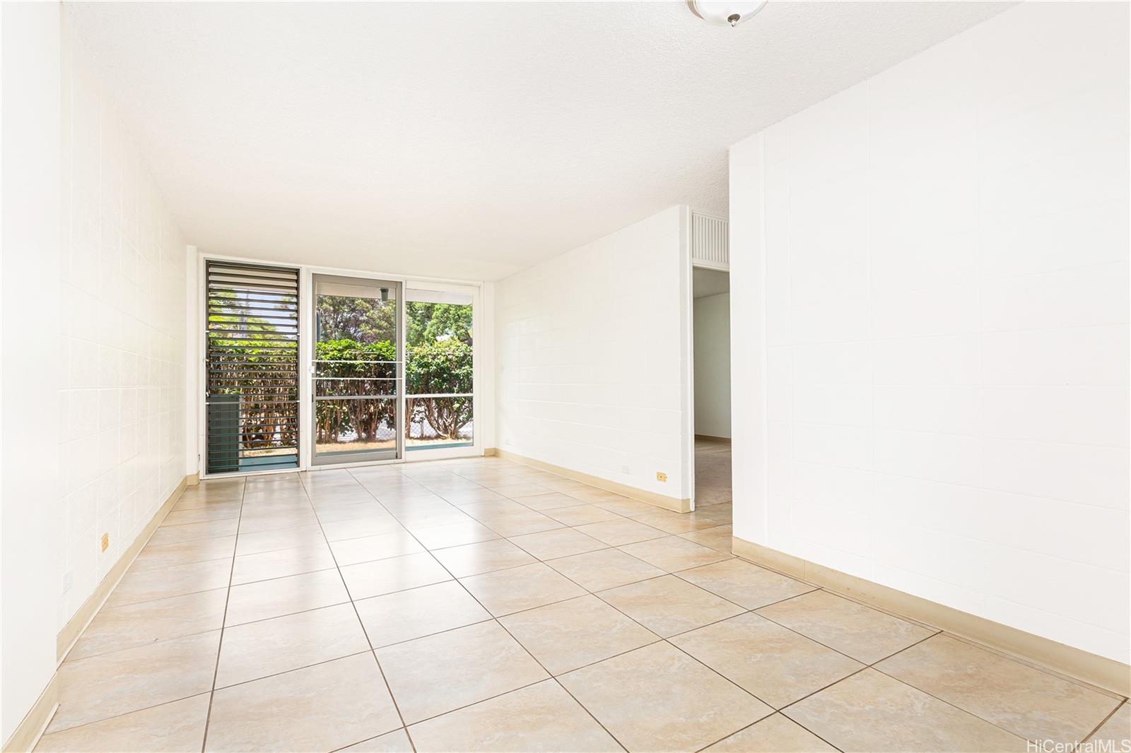 Photo 3 of 21