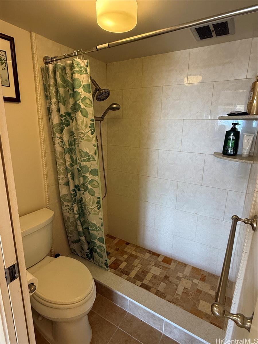 Photo 6 of 25