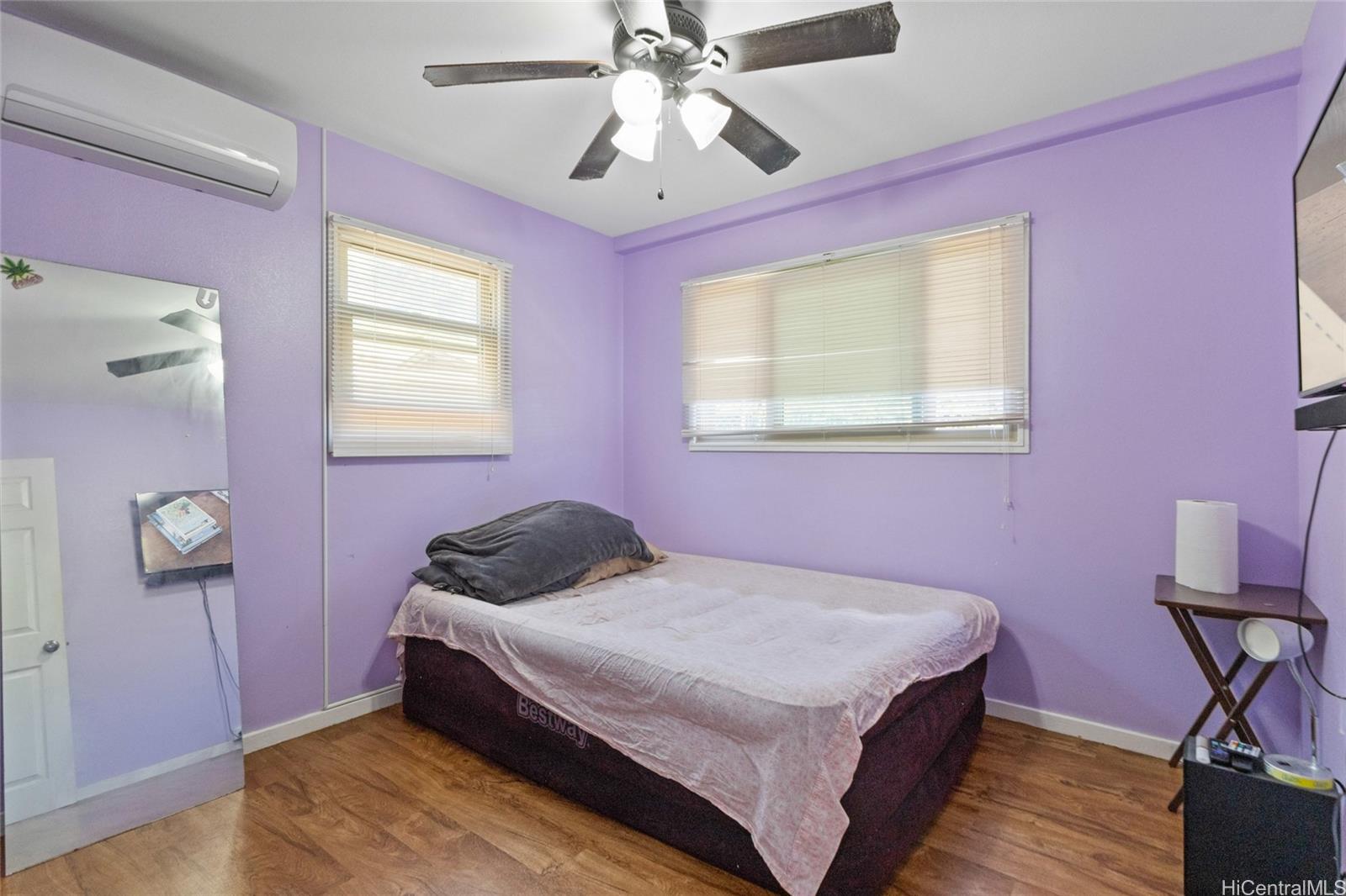 Photo 9 of 25