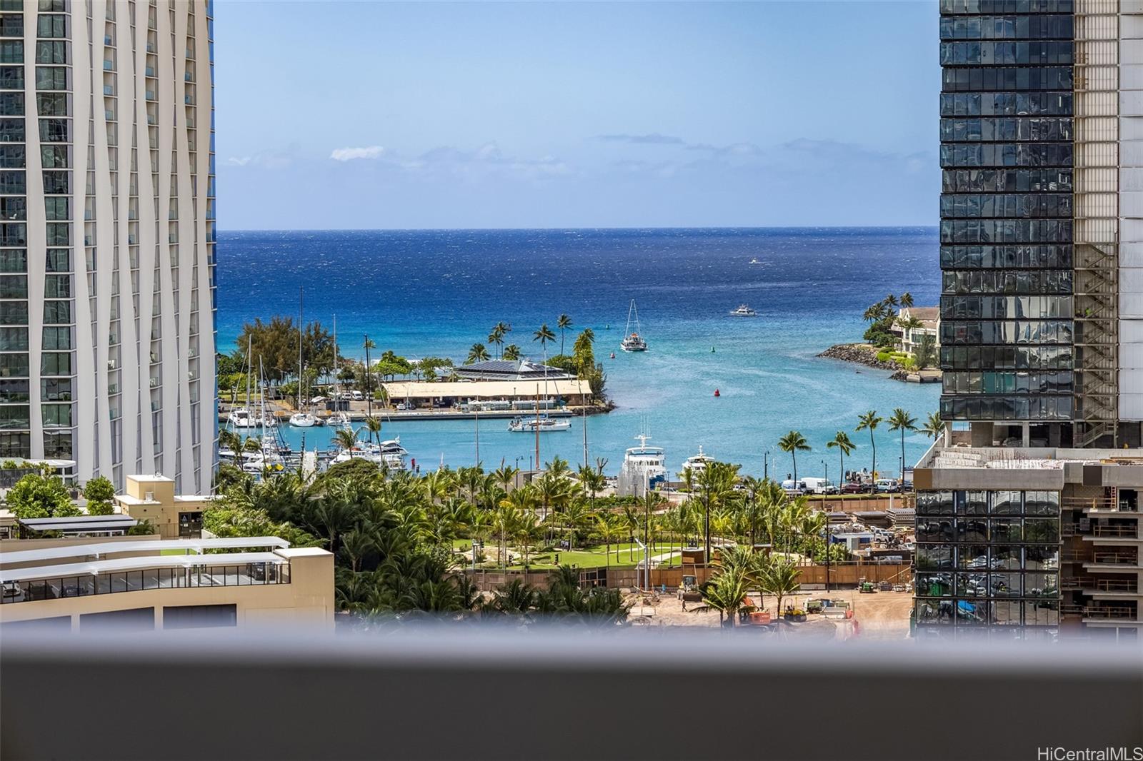 909 Kapiolani Boulevard 2002