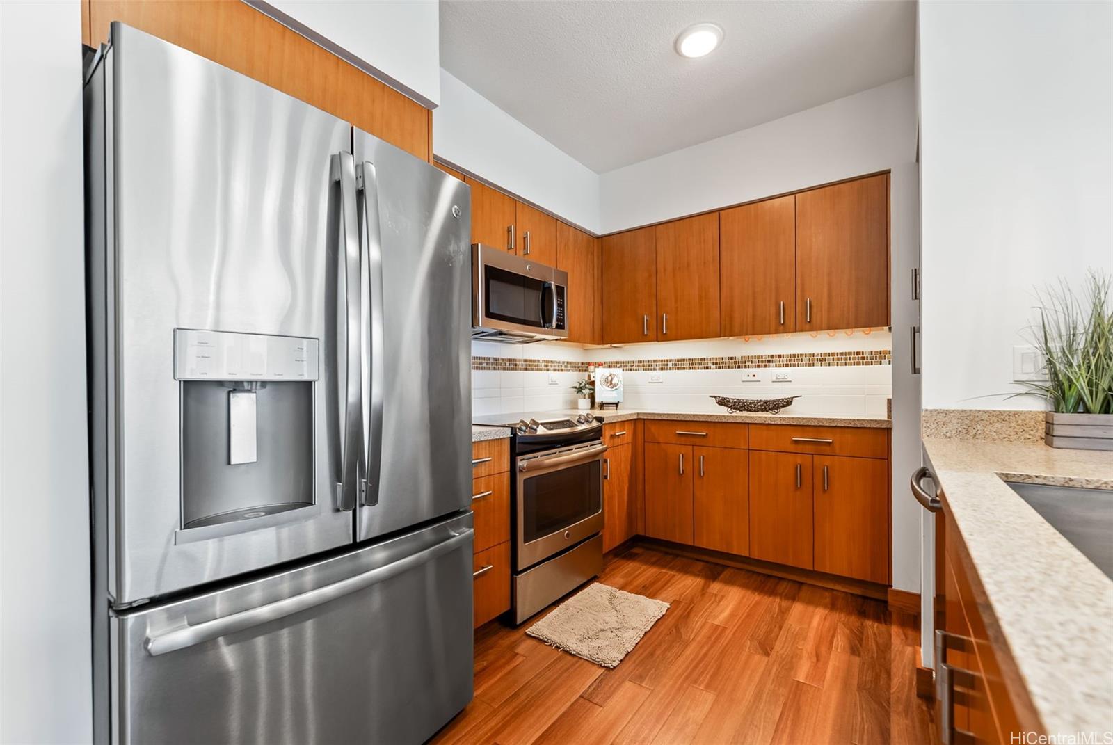 Photo 2 of 25