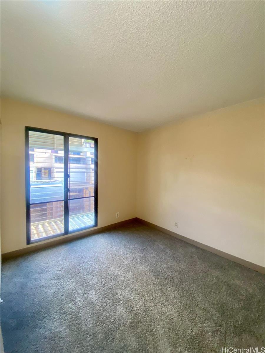 Photo 4 of 21