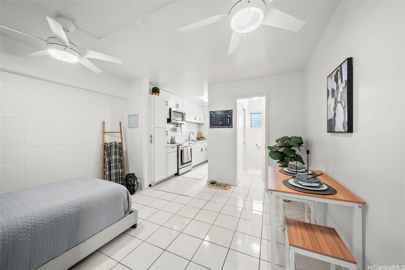 909 University Avenue 210