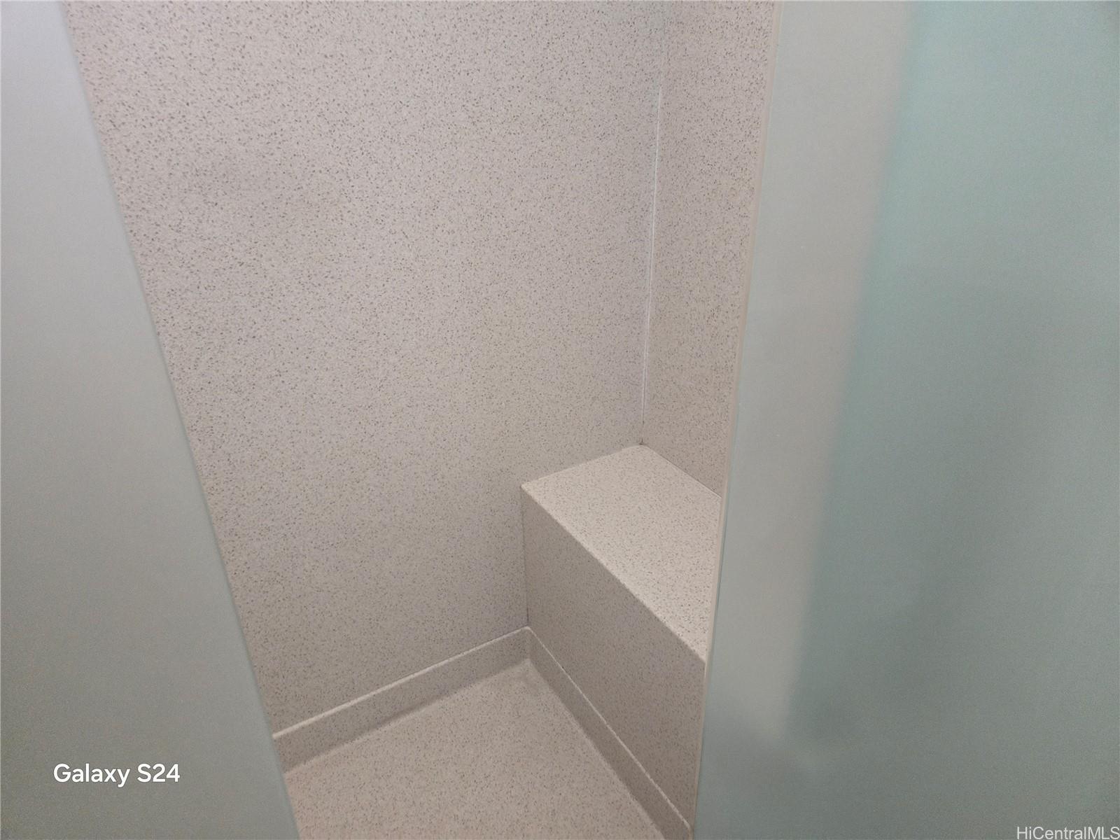 Photo 17 of 24