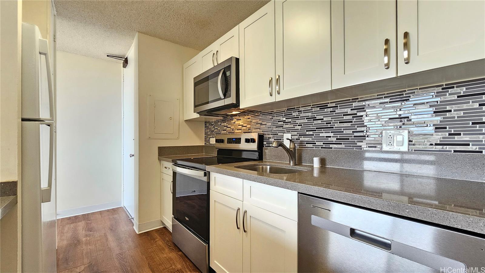 909 Ala Nanala Street 1501