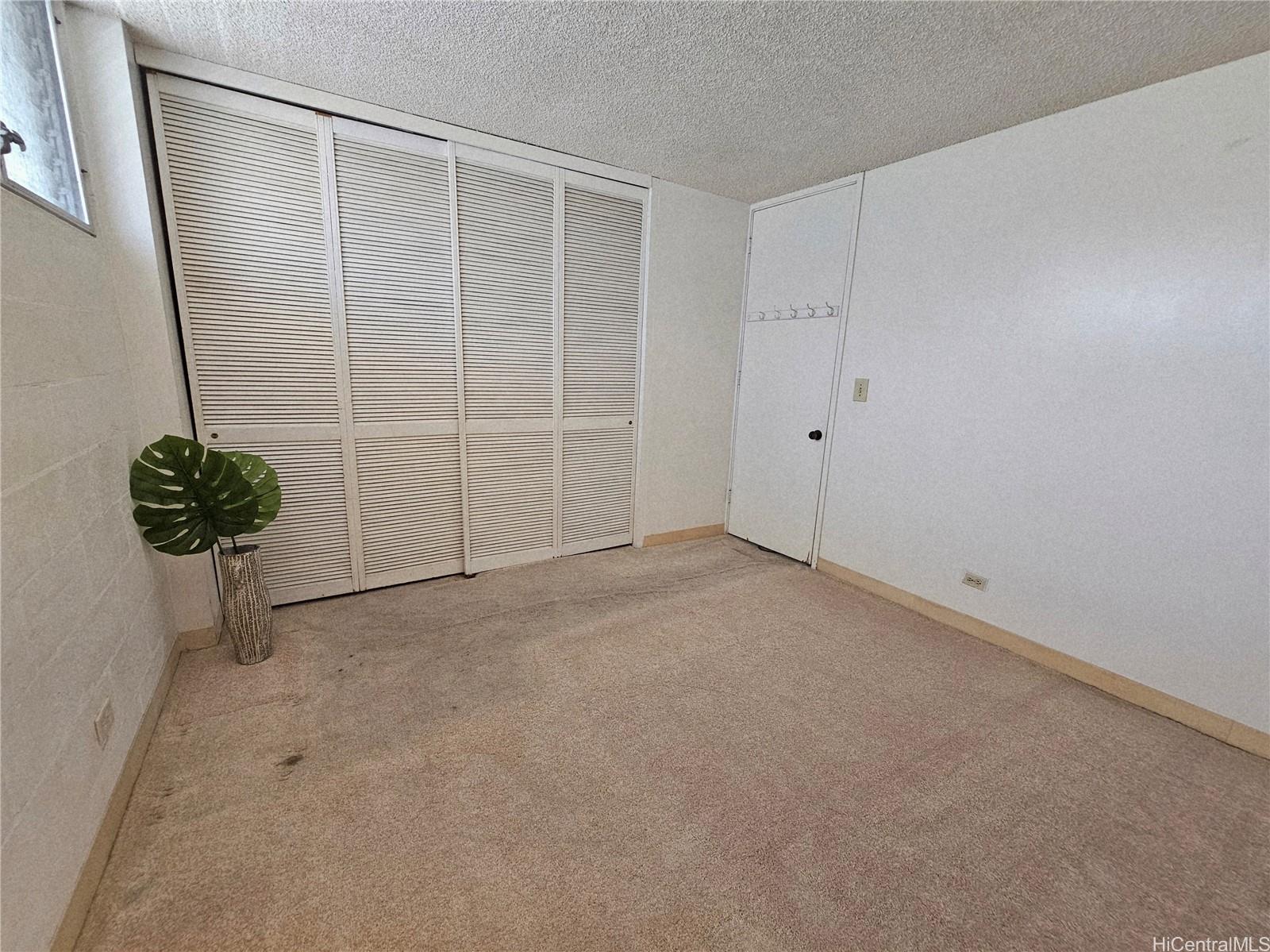 Photo 11 of 25