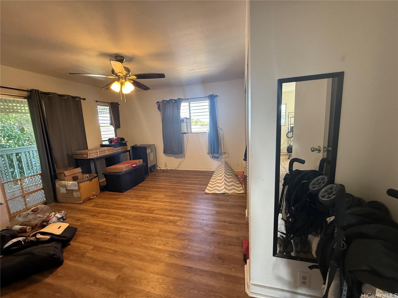 Photo 16 of 25