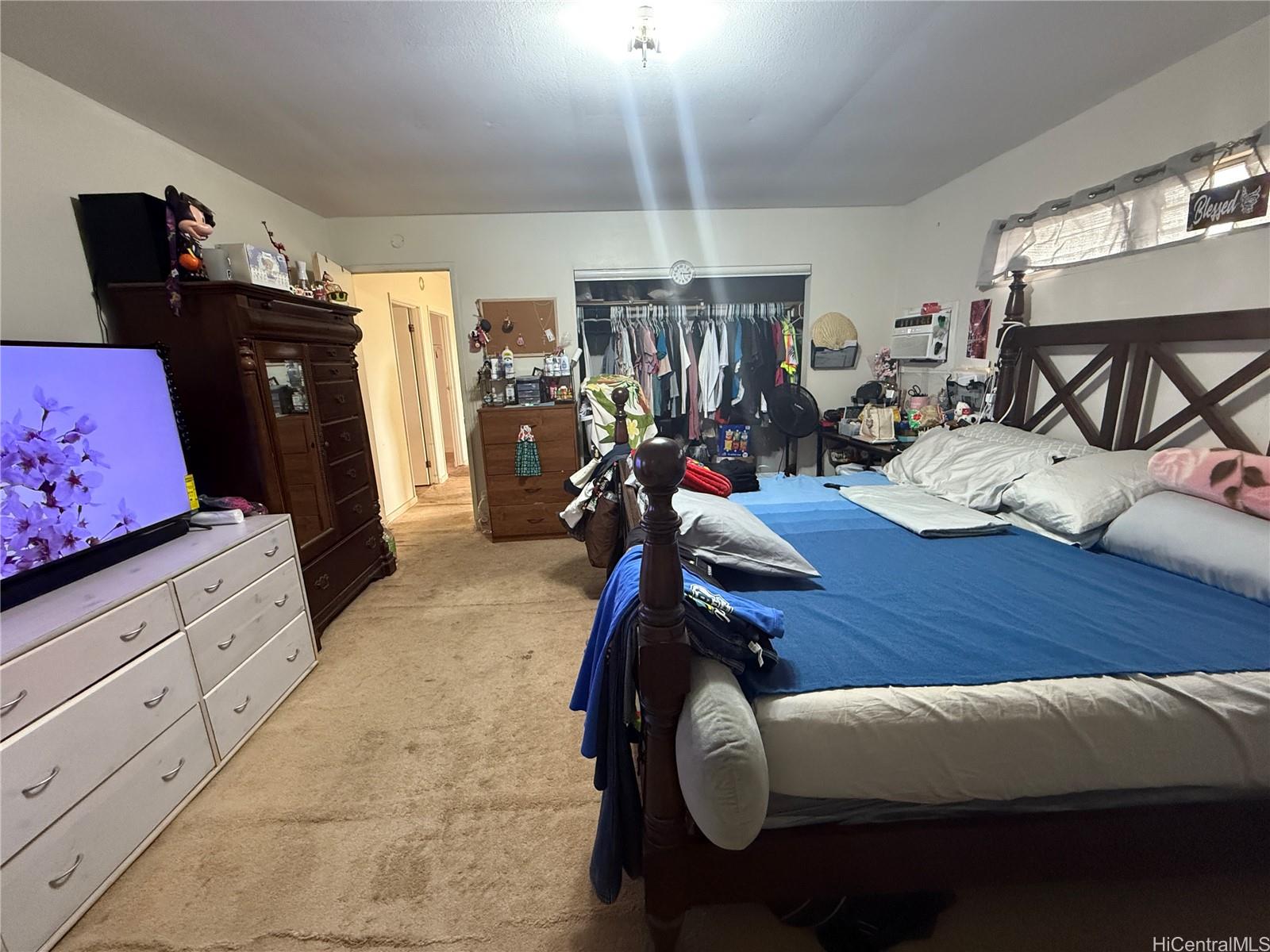 Photo 19 of 25
