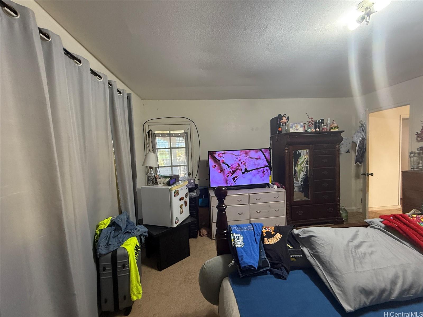 Photo 21 of 25