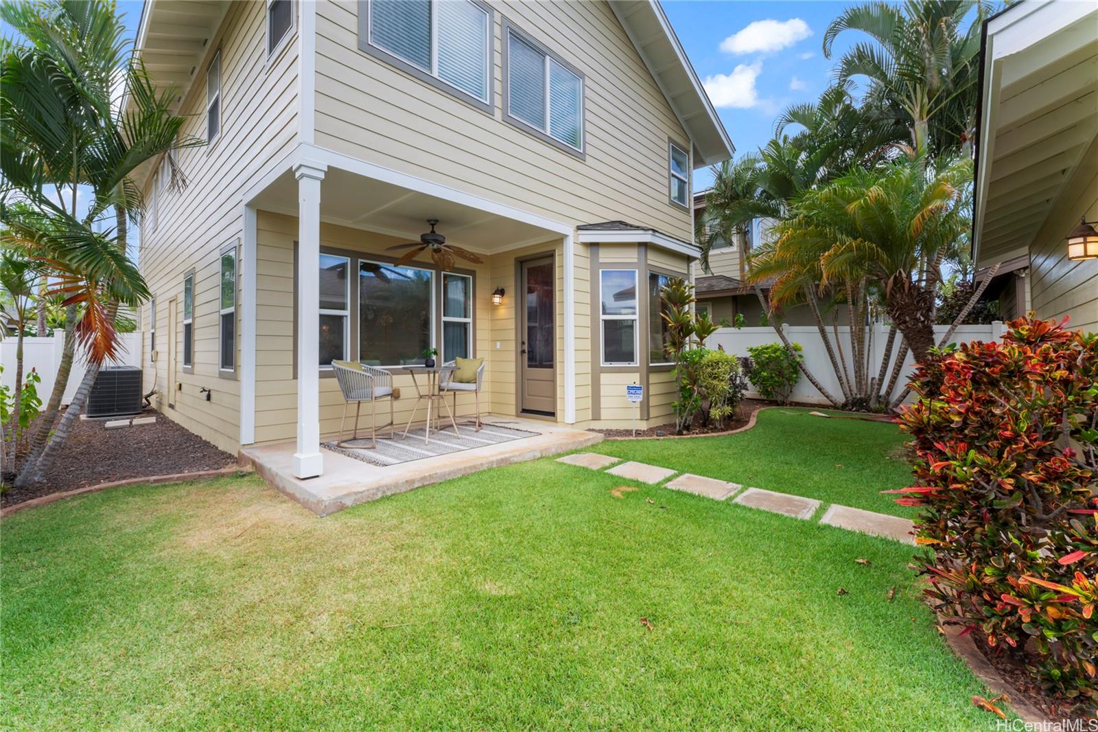 Photo 21 of 25