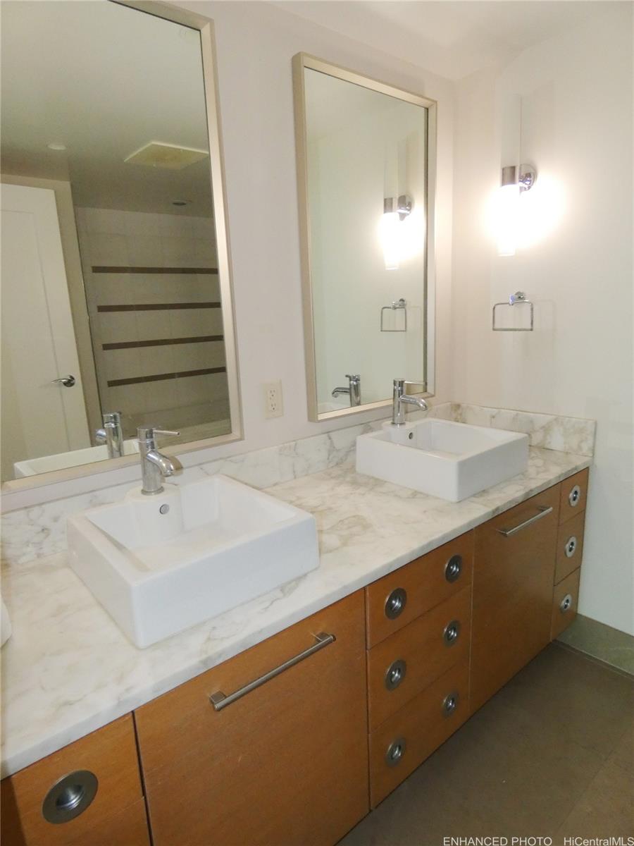 Photo 6 of 25