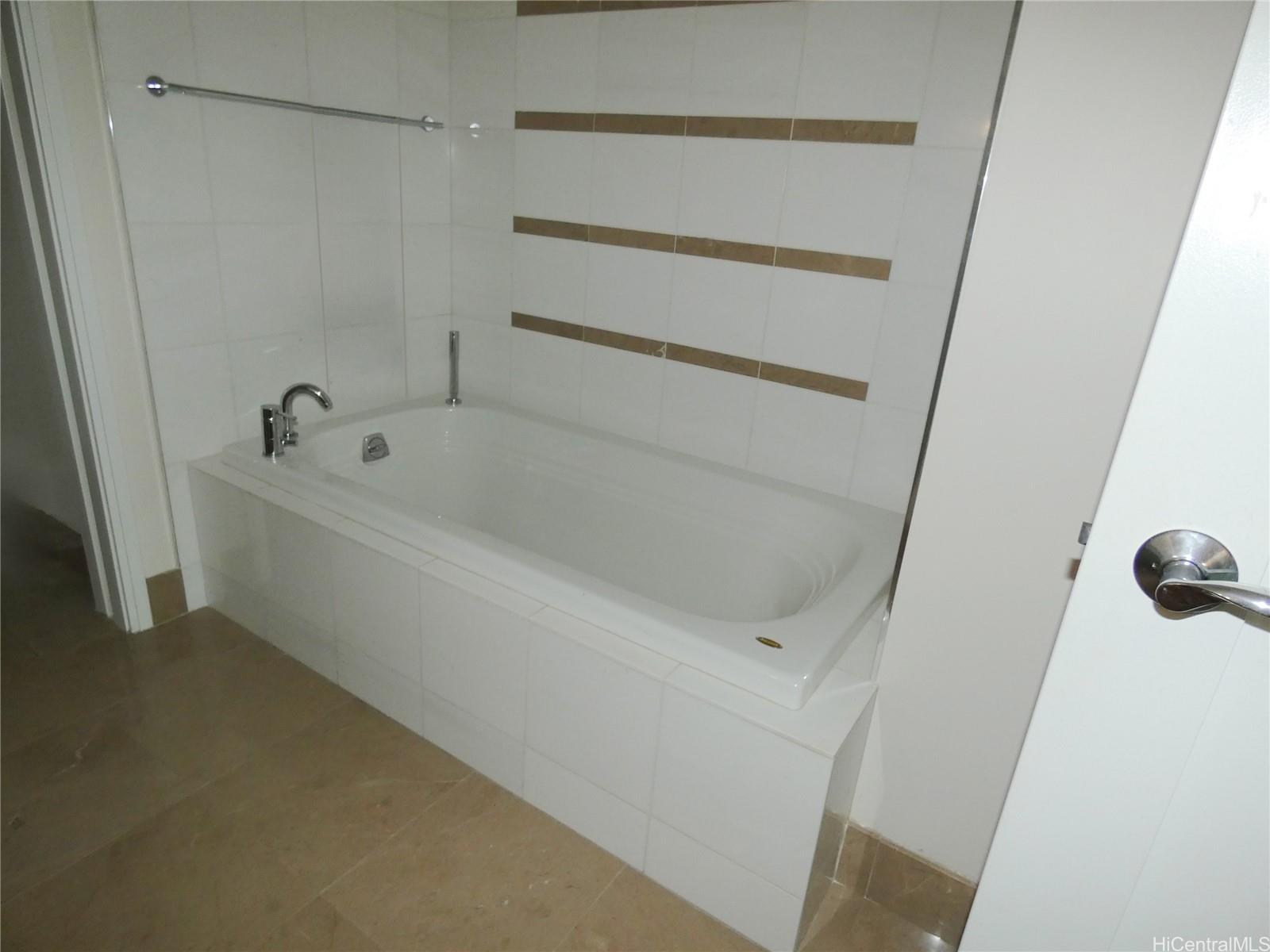 Photo 8 of 25