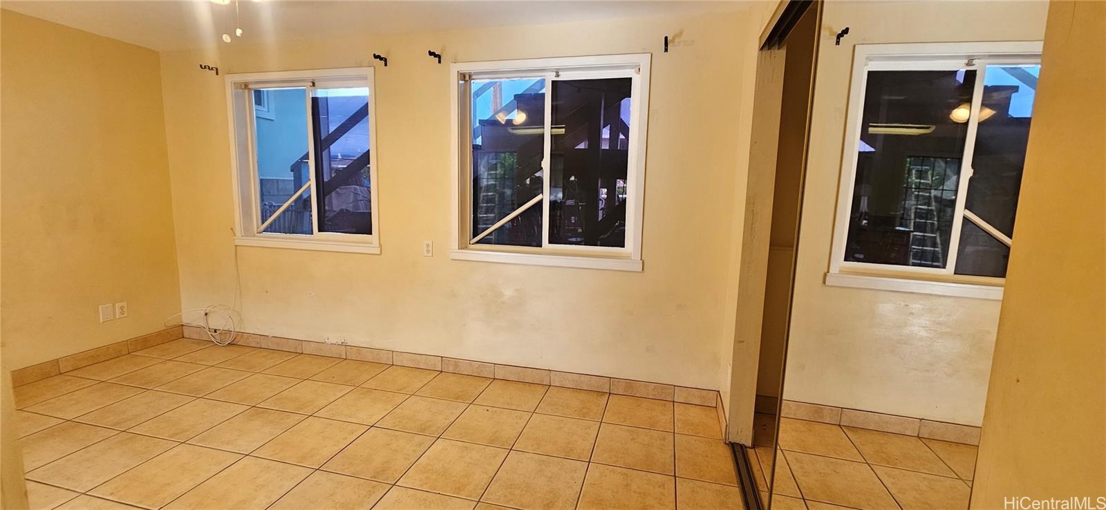Photo 7 of 24