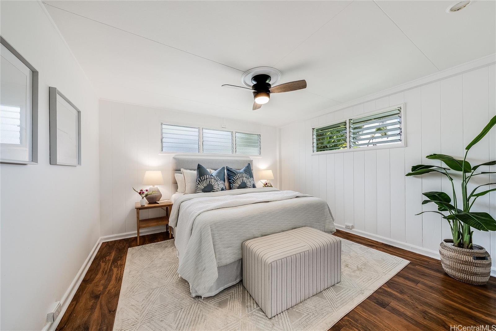 Photo 21 of 25