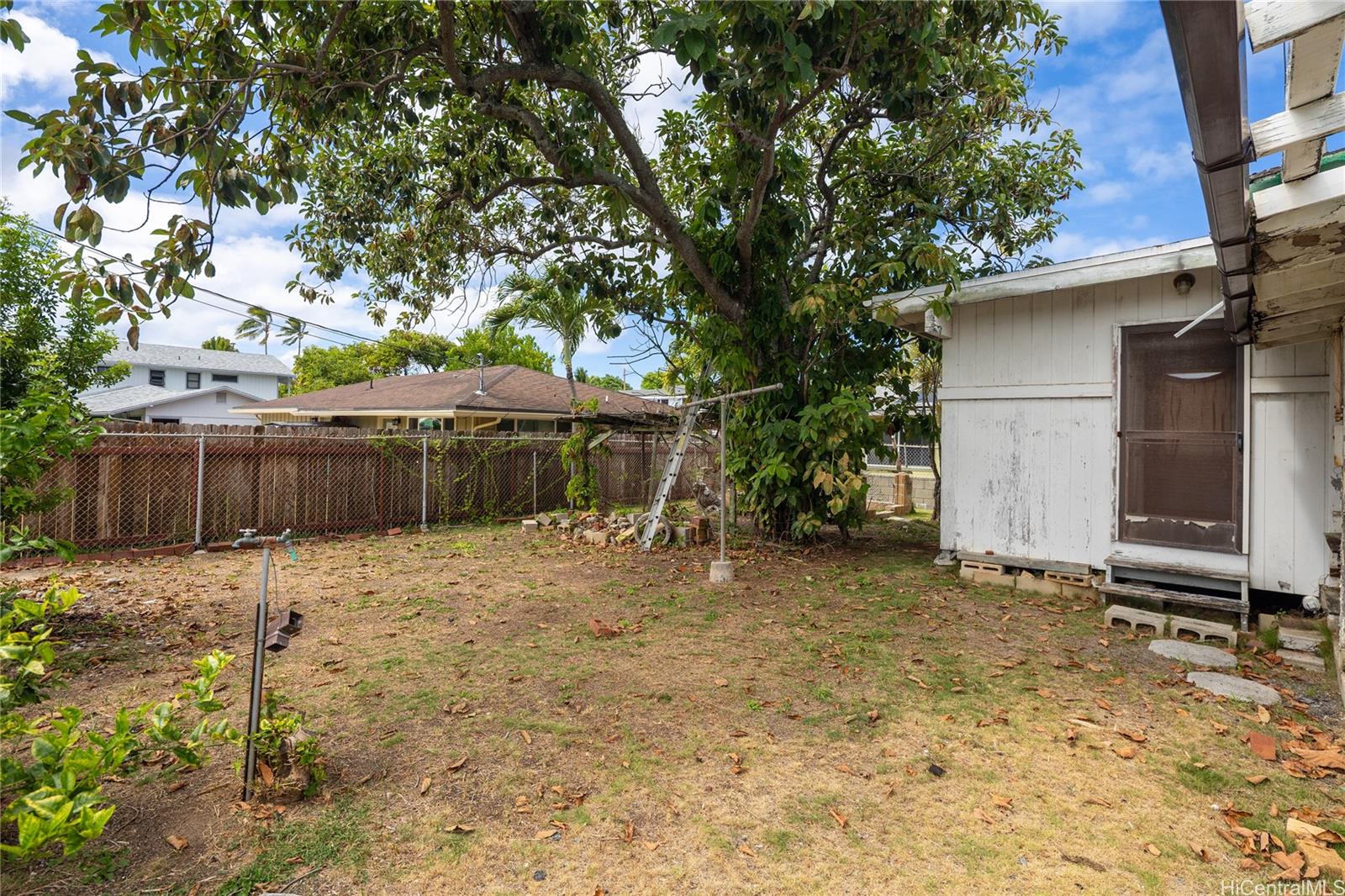 240 Kalama Street