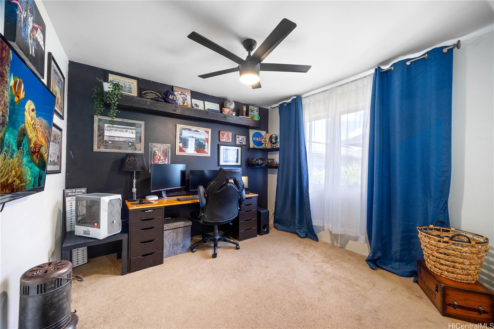 Photo 19 of 25