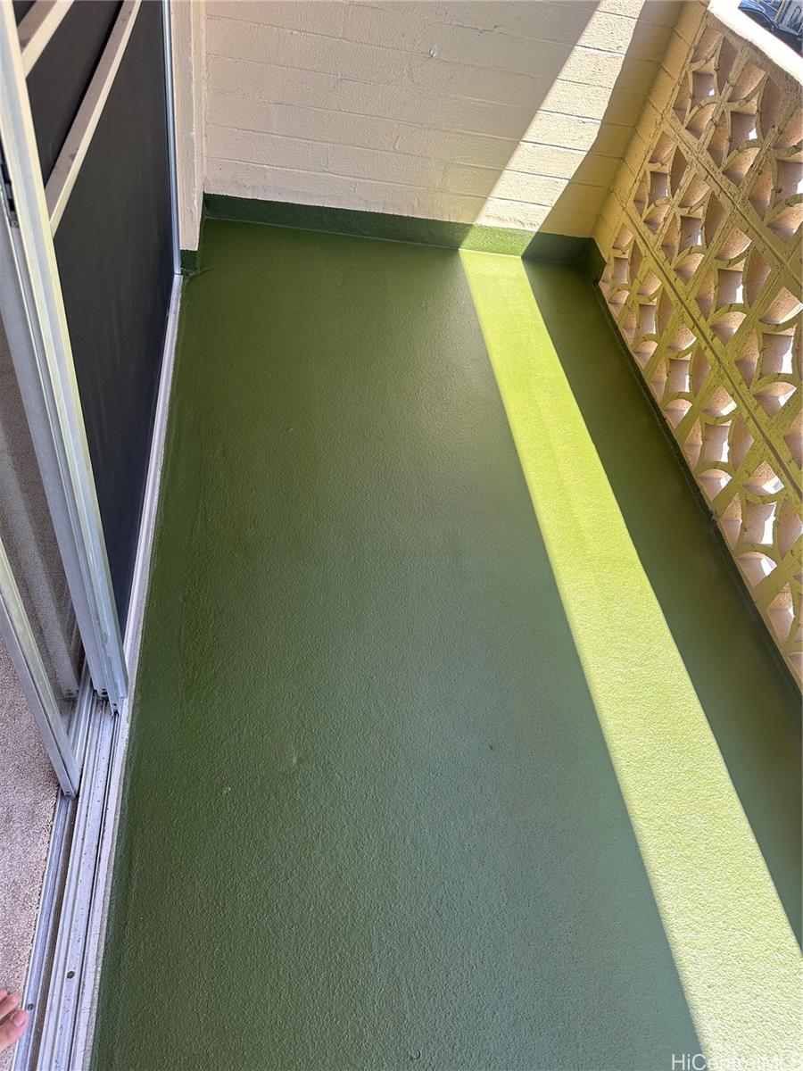 Photo 17 of 18