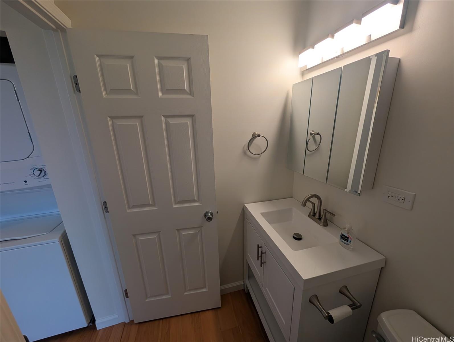 Photo 7 of 24