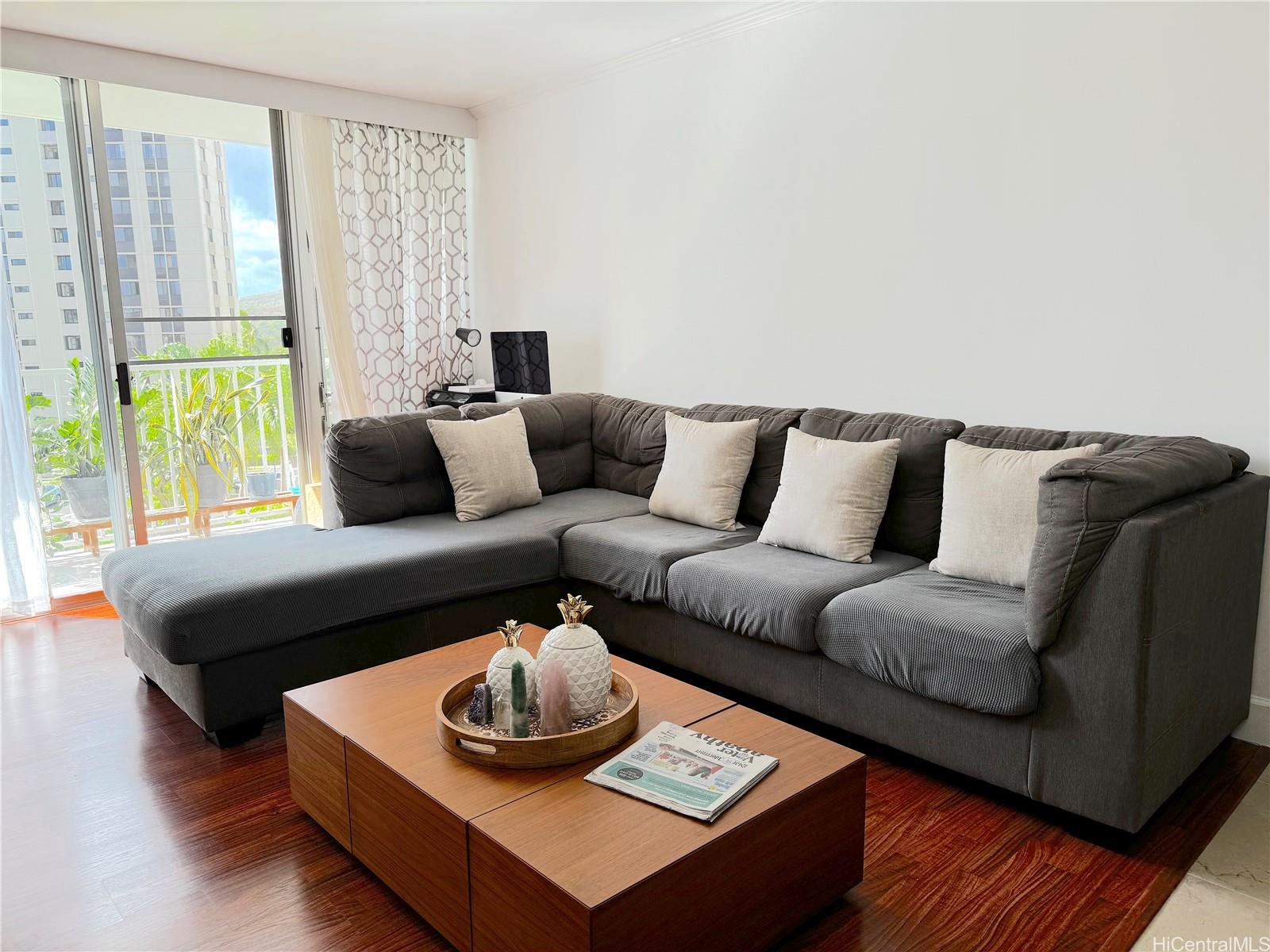 1128 Ala Napunani Street 406