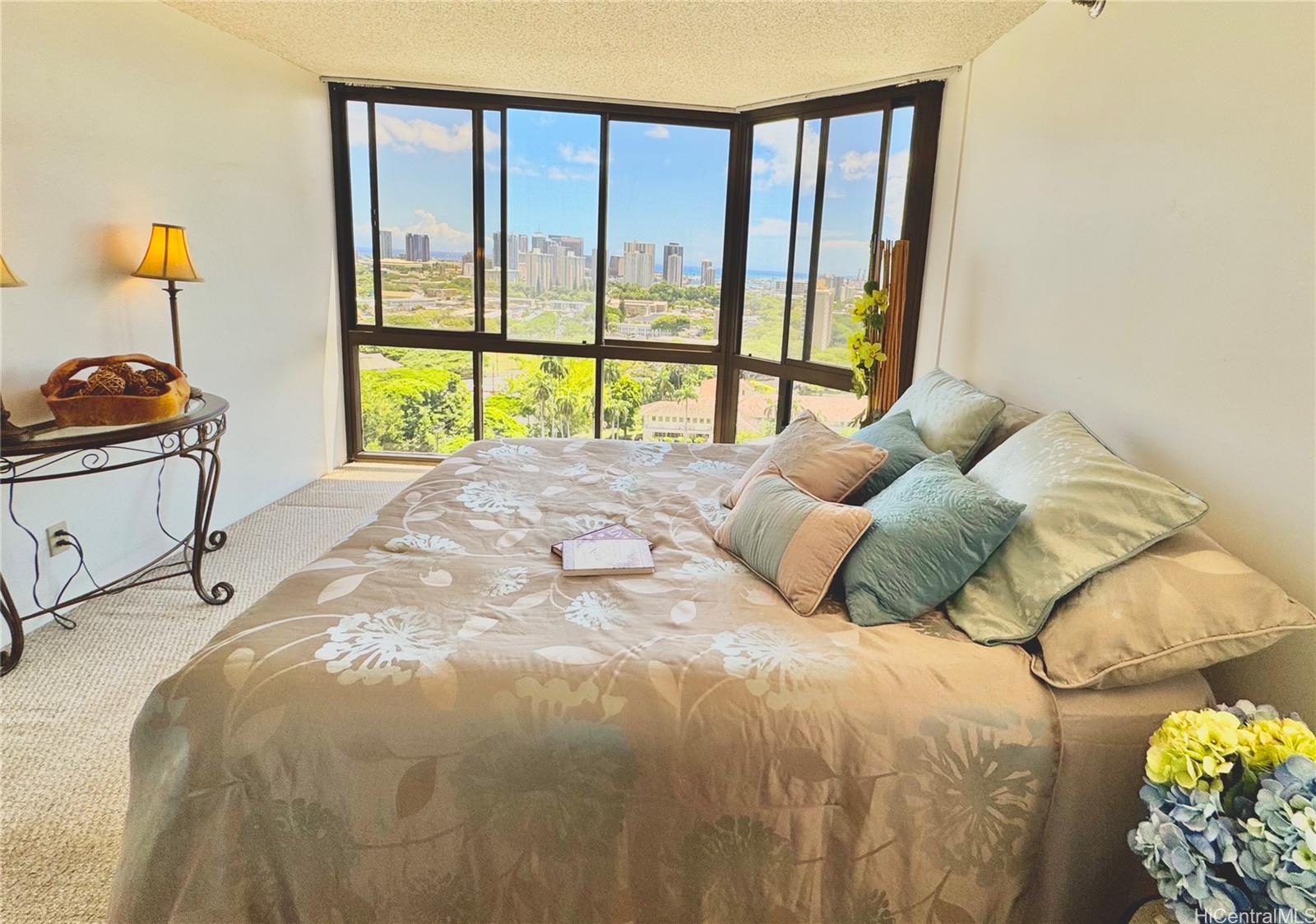 Photo 14 of 16