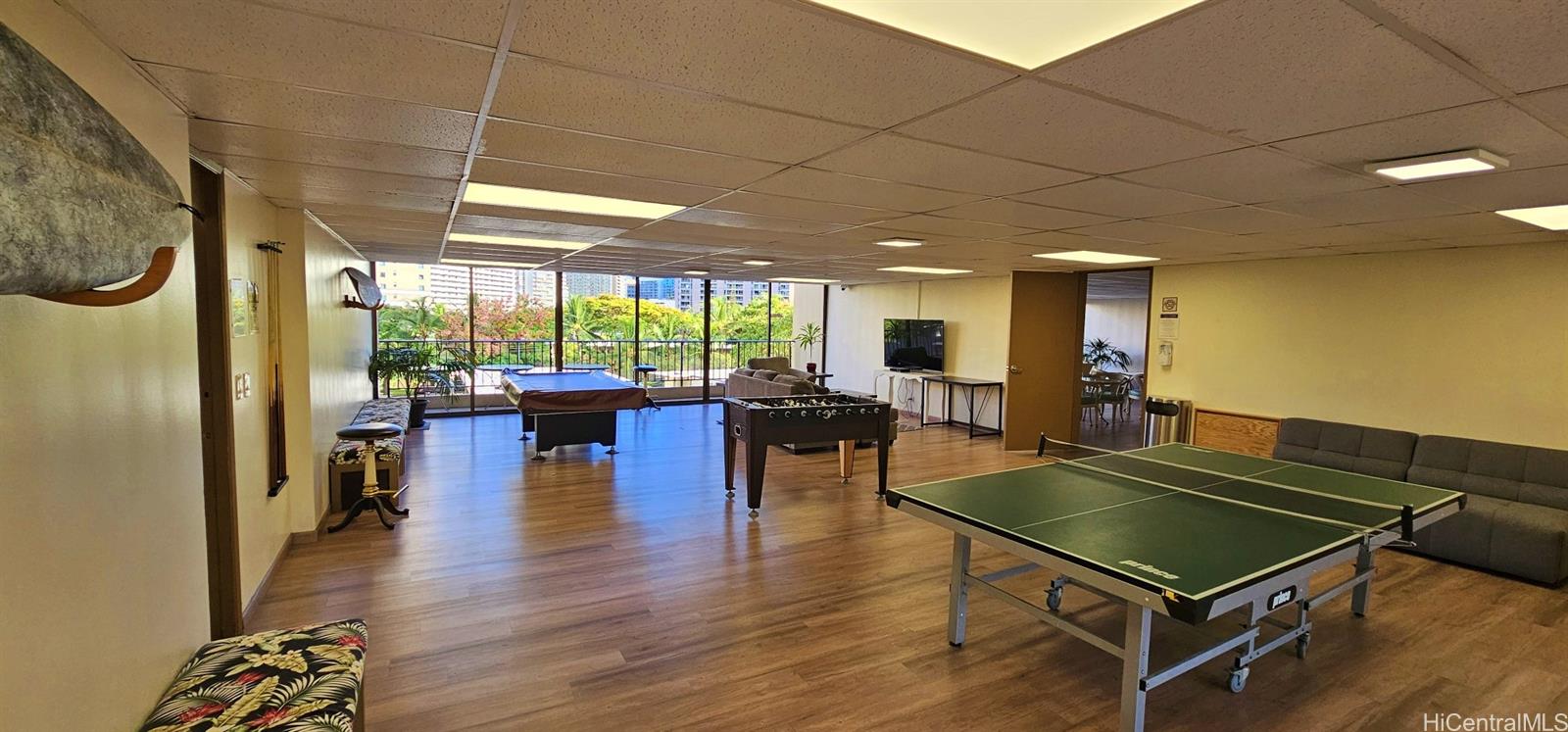 411 Hobron Lane  Unit 3705