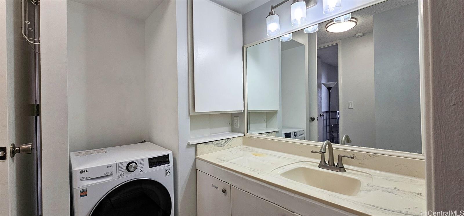 411 Hobron Lane  Unit 3705
