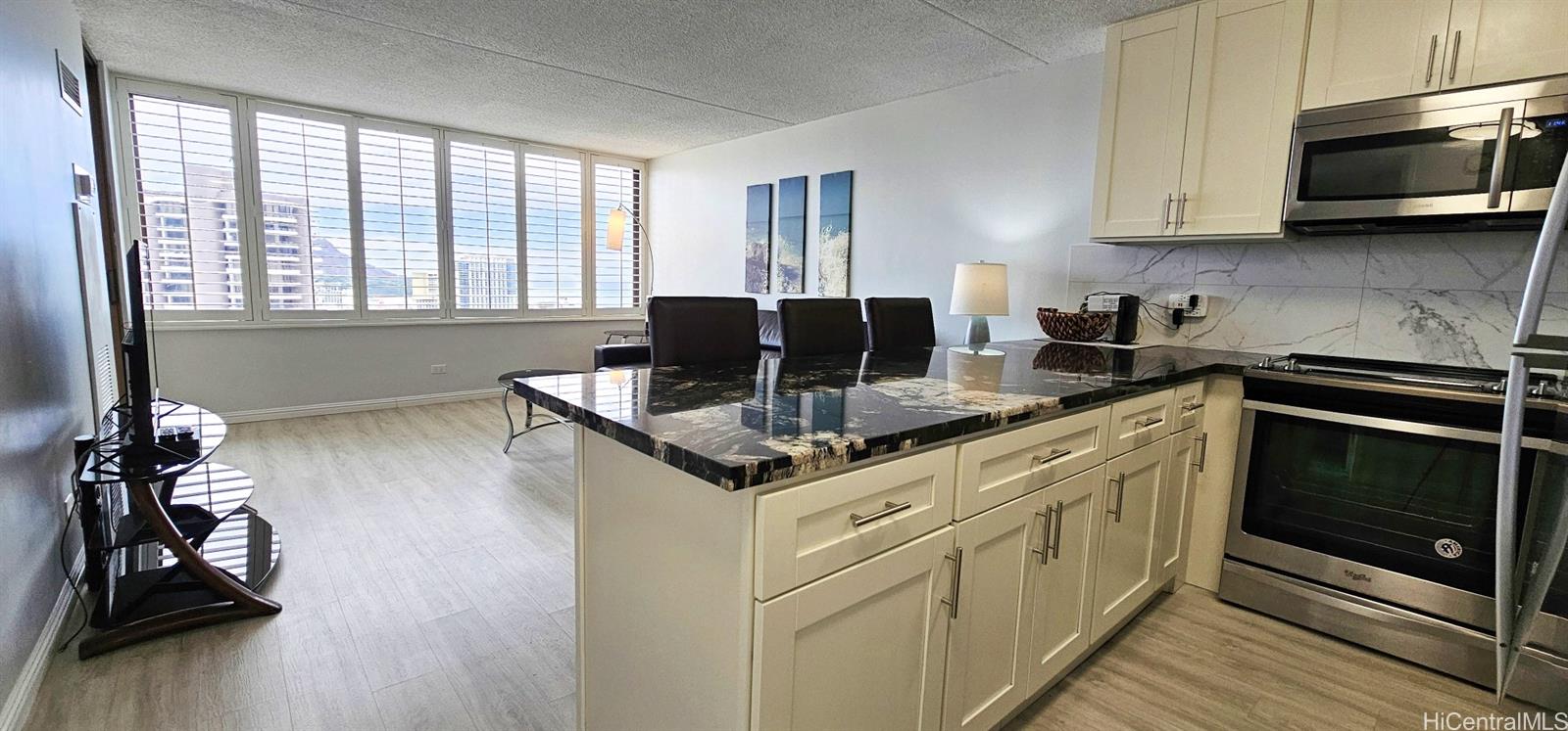 411 Hobron Lane  Unit 3705