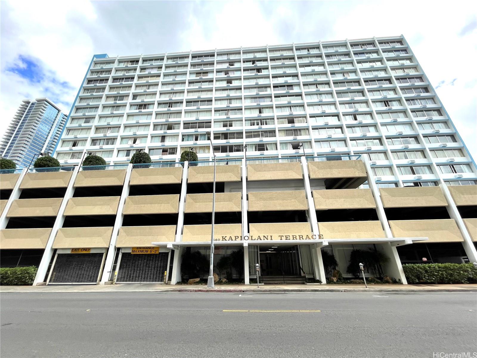 1560 Kanunu Street 1402