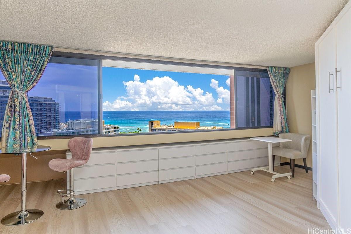 1700 Ala Moana Boulevard 2704