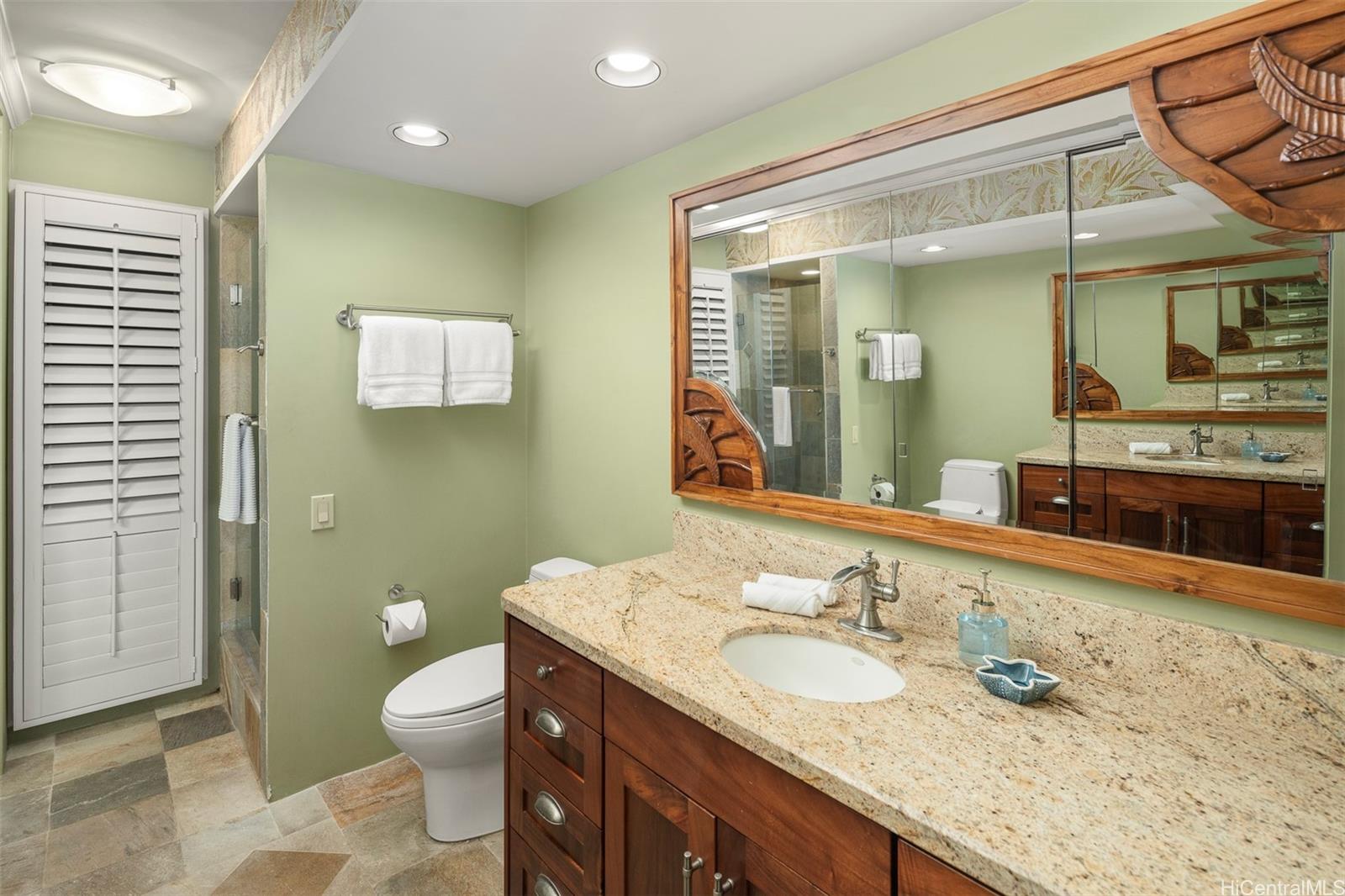 2895 Kalakaua Avenue  Unit 1403, 1404 & 1405