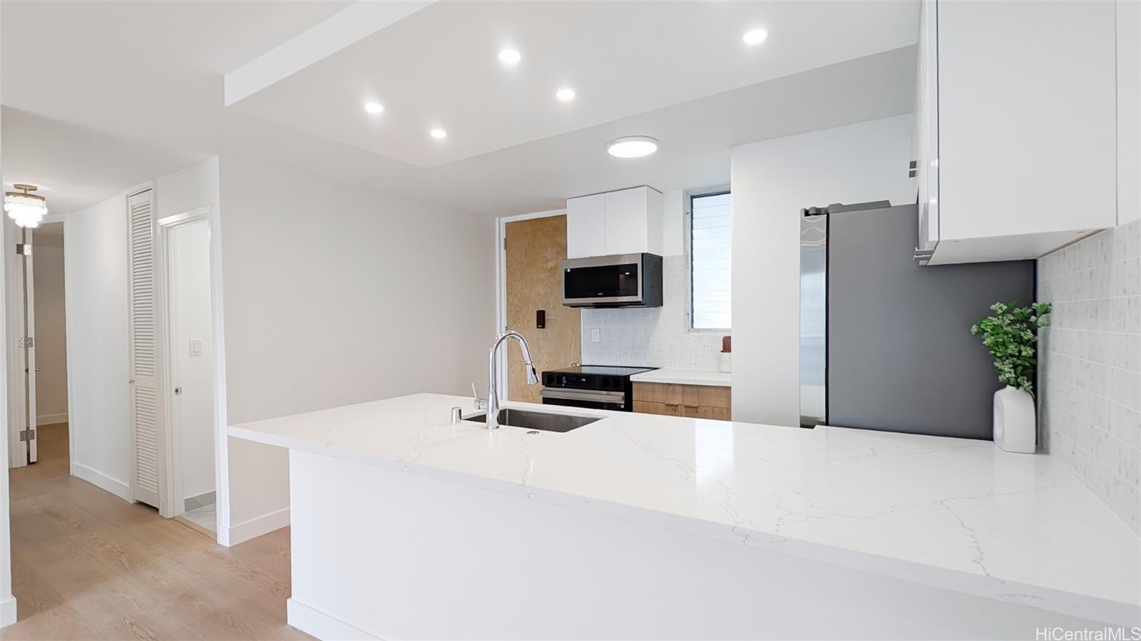 1716 Keeaumoku Street  Unit 304
