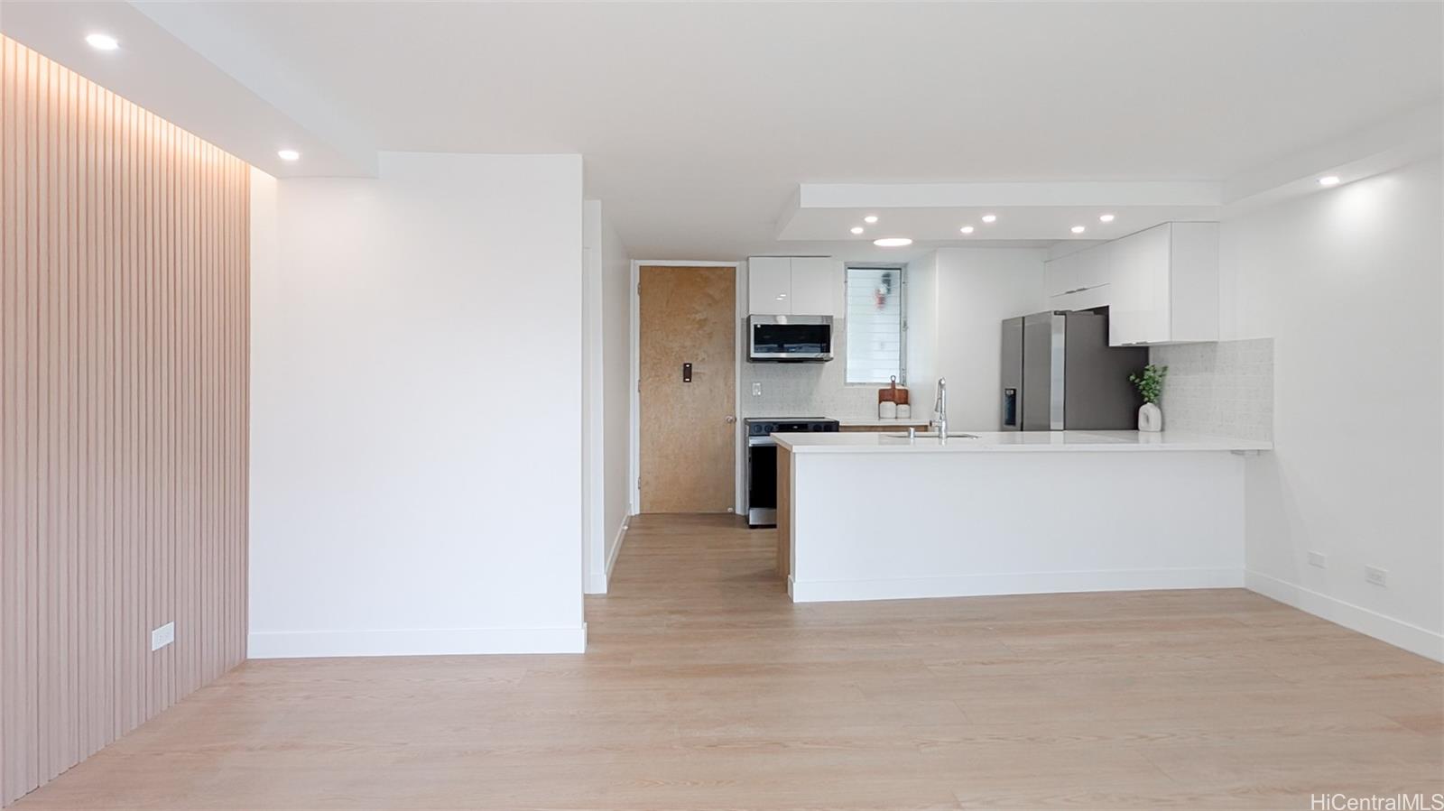 1716 Keeaumoku Street  Unit 304