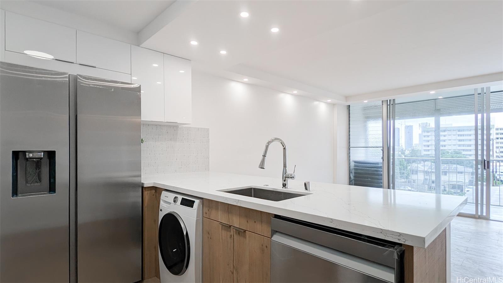 1716 Keeaumoku Street  Unit 304