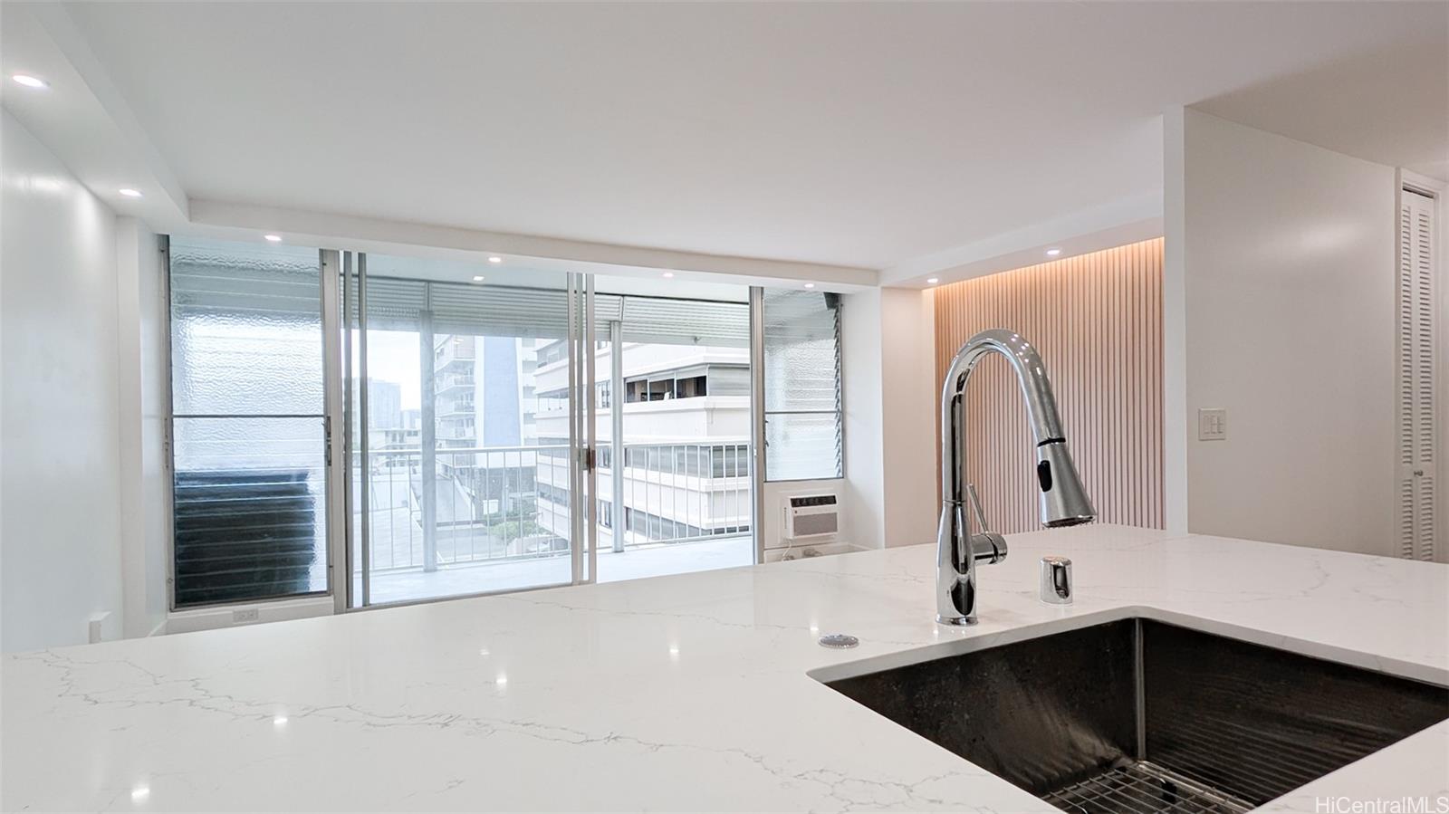 1716 Keeaumoku Street  Unit 304