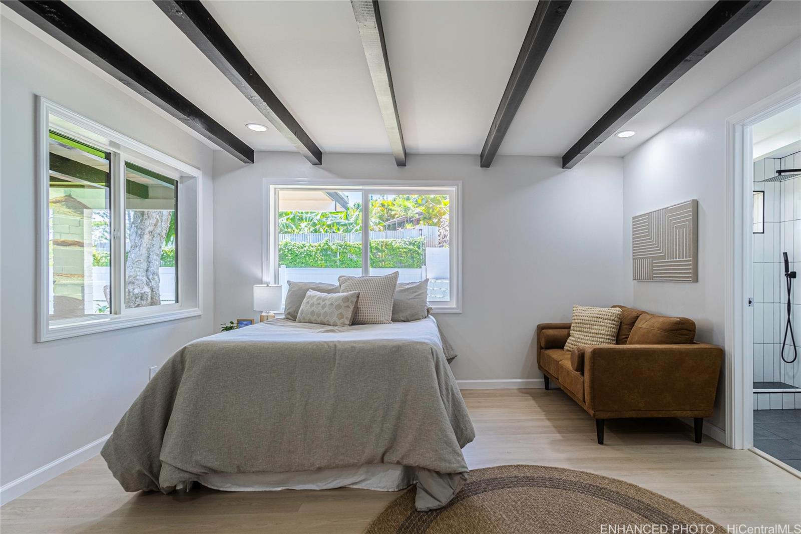 Photo 19 of 25