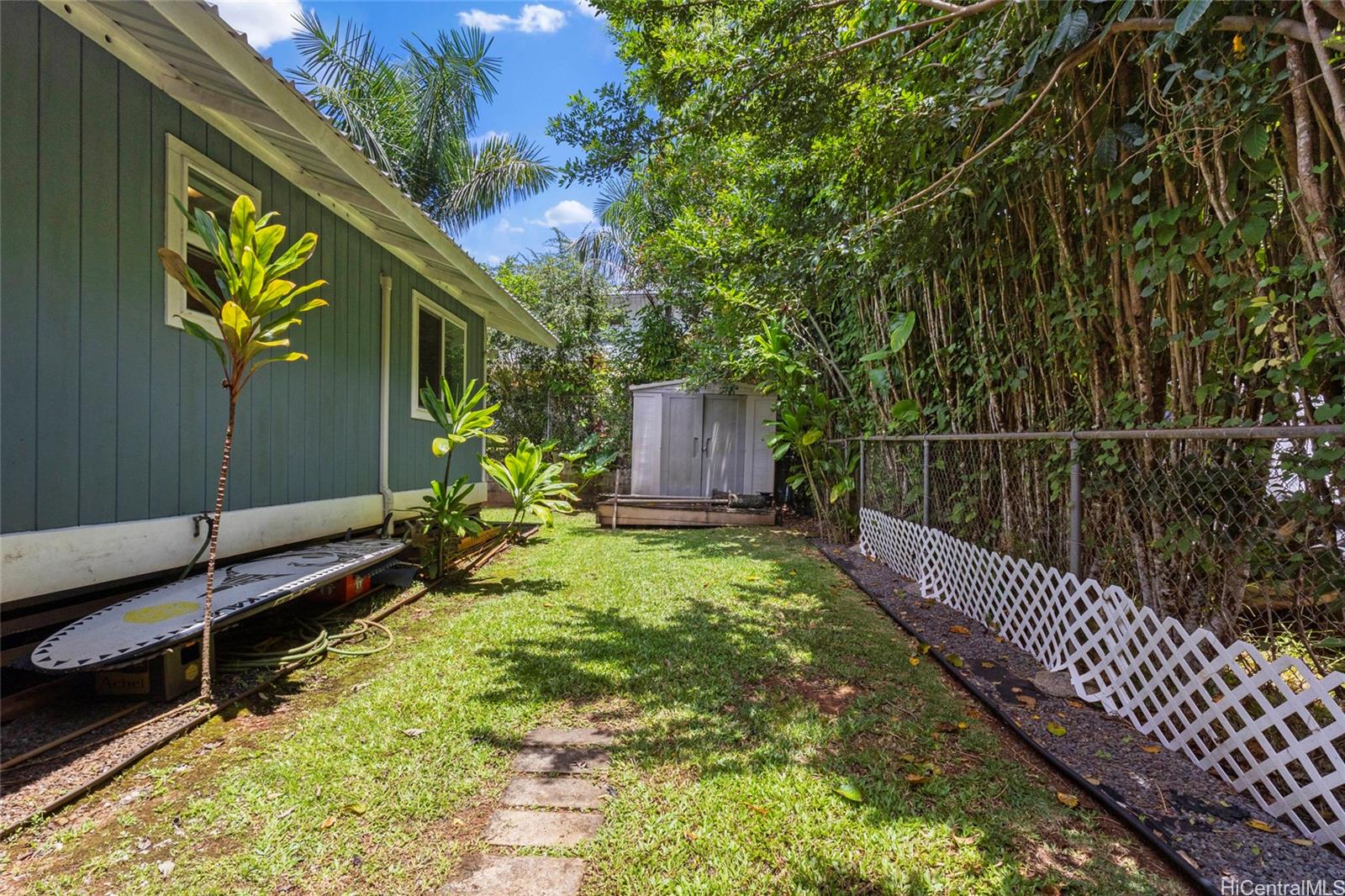 Photo 17 of 25