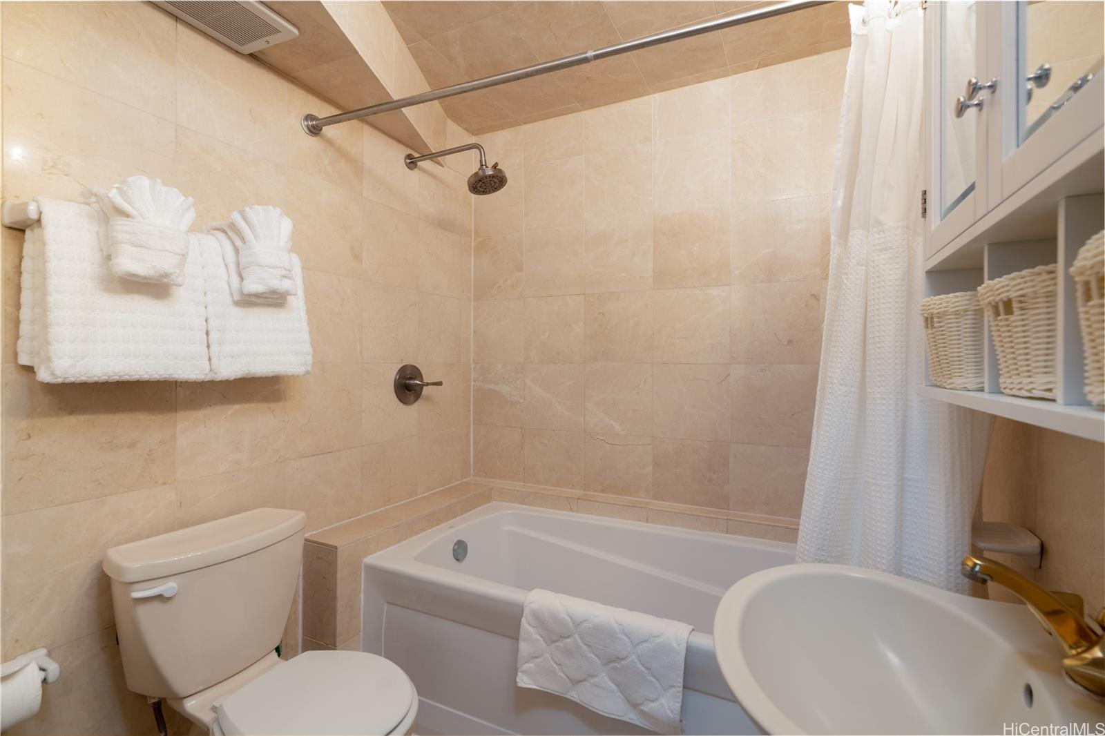 444 Niu Street  Unit 1607