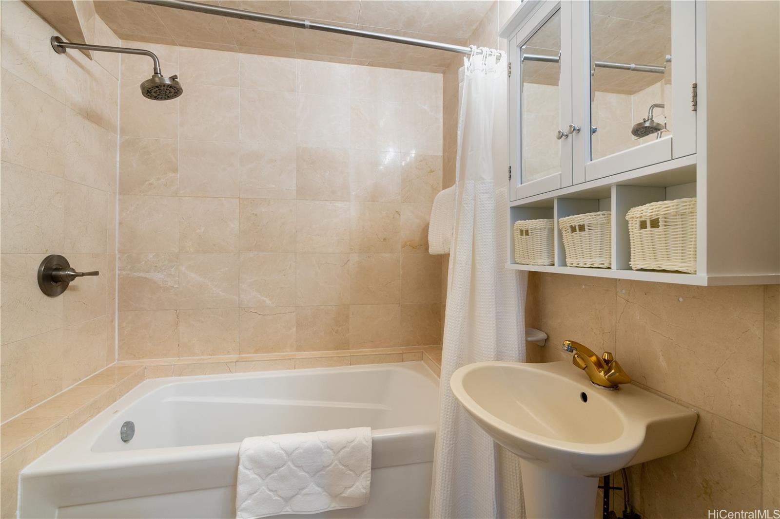 444 Niu Street  Unit 1607