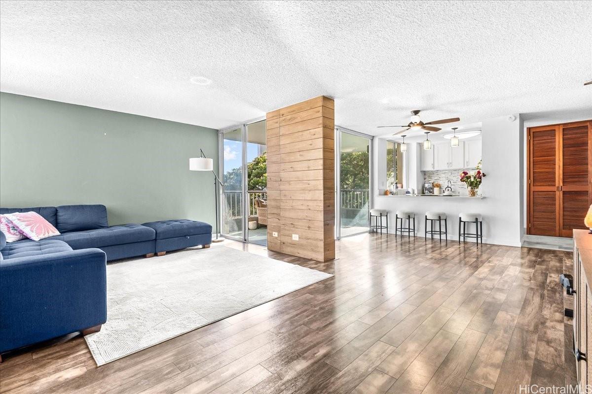 1521 Punahou Street 602