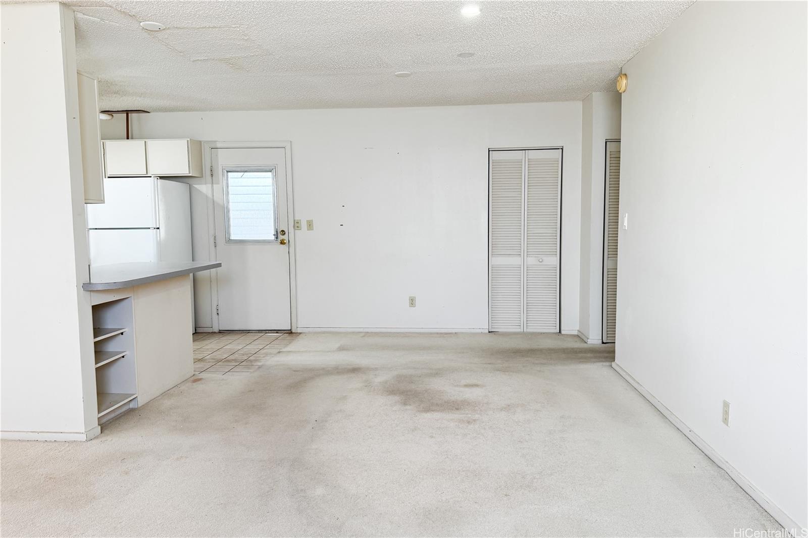 Photo 11 of 25